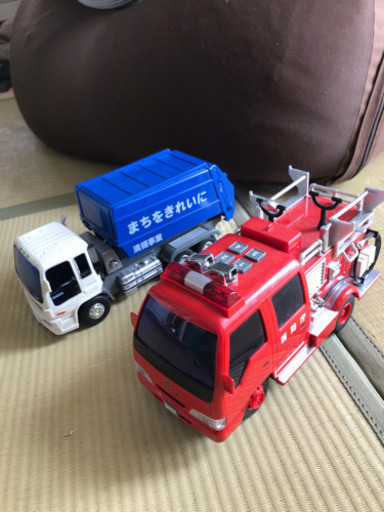 受渡完了 音が鳴る消防車 バスととトラックとゴミ収集車のおもちゃ ゆずもも 五反田のおもちゃ 乗り物 ミニチュア の中古あげます 譲ります ジモティーで不用品の処分 受渡完了 音が鳴る消防車 バスととトラックとゴミ収集車のおもちゃ ゆずもも 五反田のおもちゃ 乗り物 ミニチュア の中古あげます 譲ります ジモティーで不用品の処分