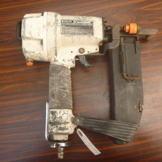 【中古ランクC】日立工機 フロア用タッカ N5008MM