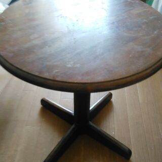 小型円形テーブル　木製