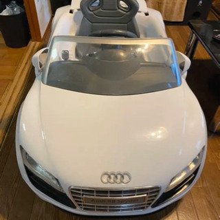子供用電動自動車 アウディR8スパイダー