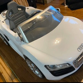 国内初の直営店 子供用電動自動車 アウディR8スパイダー ミニカー