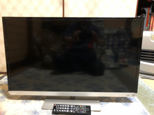 2014年製　東芝レグザ32型液晶テレビ