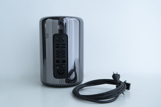 おまけ付きApple Mac Pro Late 2013 /CPU Intel Xeon E5 12Core 2.7 GHz / メモリ DDR3 1866MHz 64GB / SSD 新品1000GB 1TB 美品　メンテ済み