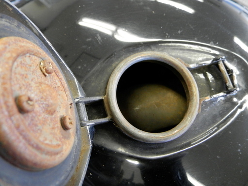 バイク部品 パーツ KAWASAKI カワサキ ゼファー Z2 タンクセット 外装