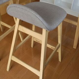 極めて美品です(カウンターテーブル、イスセット)