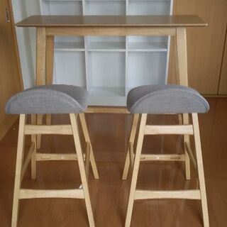極めて美品です(カウンターテーブル、イスセット)