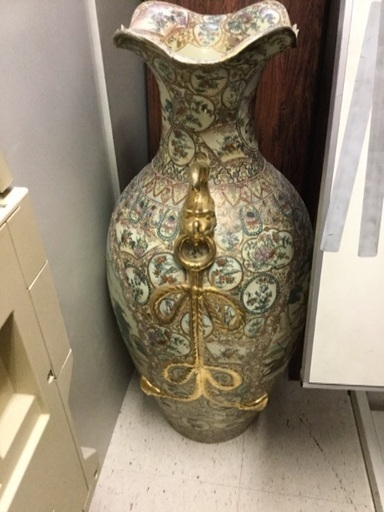 △275【薩摩焼】 さつま焼 大型 飾り壺 花瓶 獅子 金彩 高さ約33cm 【公式