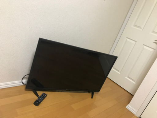 40V型フル液晶テレビ　エスキュービズム