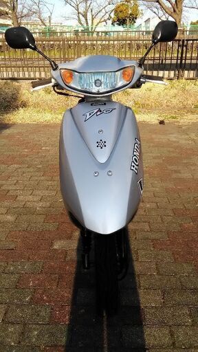 優れたエンジン。 ホンダディオAF62。 バッテリーは新品です。 フロントタイヤは新品です。 バックタイヤは新品です。 フロントブレーキパッドは新品です。 バックブレーキパッドは新しいです。 シートカバーは新品です。 エンジンオイルは新品です。