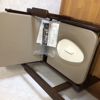 介護用ポータブル便座（家具調）