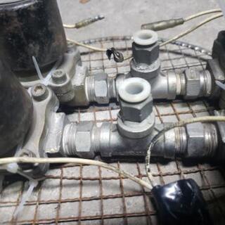 エスティマ　エアサス　ピロアッパーマウント