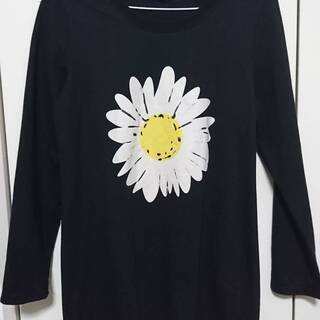 黒いロング丈Tシャツ