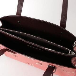 新品未使用　コーチ　可愛いフローラルプリント　バッグ