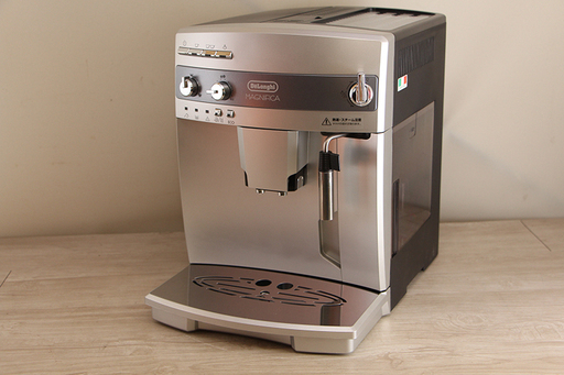 Delonghi デロンギ マグニフィカ 全自動エスプレッソマシン ESAM03110S イタリア 製(E735wYGG)