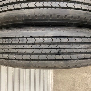 超バリ山【格安】2018年製 中型用 225/80R17.5 123/122L LT ダンロップ 