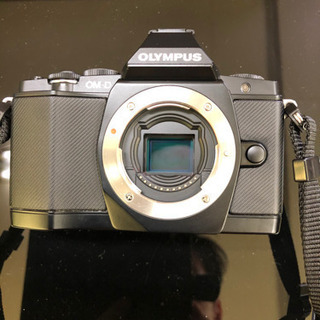 オリンパス　OM-D E-M5