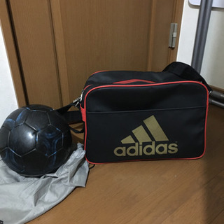 adidasスポーツバッグ　サッカーボール