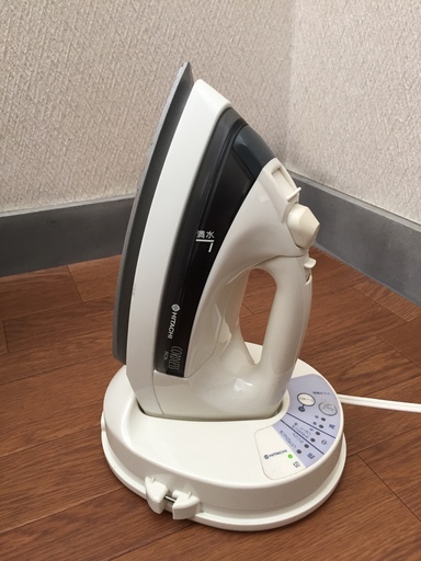 日立スチームコードレスアイロン　IS−L121