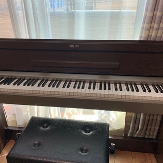電子ピアノ　ヤマハ　ARIUS (椅子おまけ)