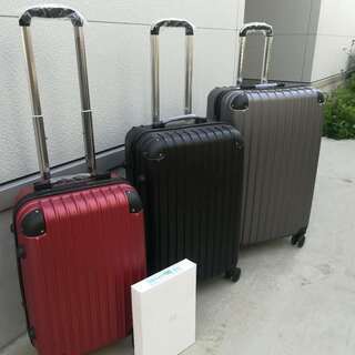 (取引終了)新品のスーツケースを処分します。多数あり。