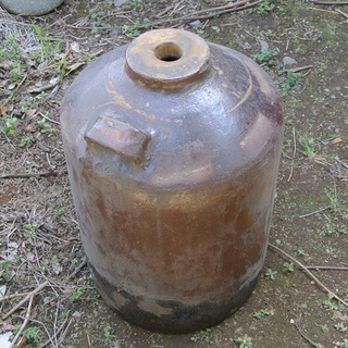 アンティーク 昔の古い醤油樽・壷　差し上げます