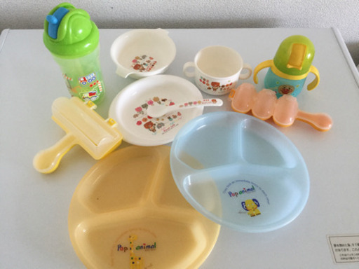 子供用水筒や食器