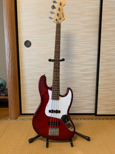 定価45000円のベースとアンプのセットです（ほぼ未使用）期間限定で25000円で譲ります