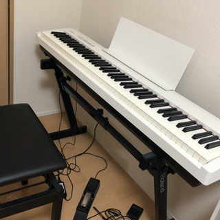 【引き渡し予定】電子ピアノ・椅子・ペダル・楽譜立て