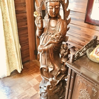 骨董品 木彫りのやさしい顔立ちの観音様 【公式通販】