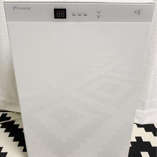 ダイキン　加湿空気清浄機　MCK70TE4-W　2017年製 DAIKIN ダイキン 空気清浄加湿器 MCK70T-W 2017年製（美品）