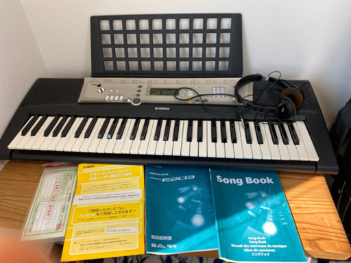 鍵盤楽器、ピアノ YAMAHA PORTATONE PSR-E203