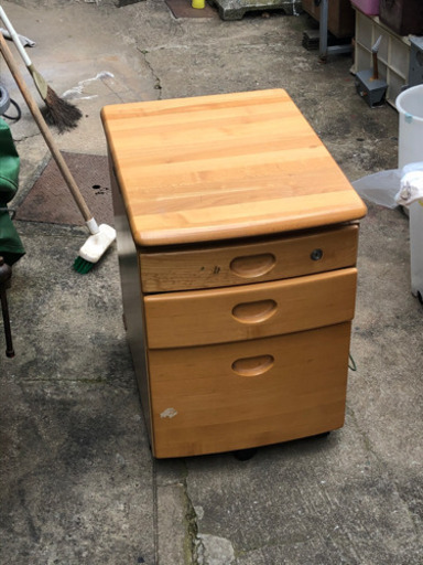 【神戸】オカムラ　学習机　勉強机　美品 神戸】オカムラ学習机勉強机美品 学習机 美品！
