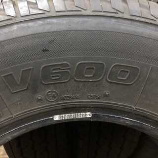 BS V600 195/80R15 107/105L LT 15インチ 夏タイヤ 4本 2018年製 バリ溝 ハイエース キャラバン等　(VTC149) クレジットカード QR決済可能