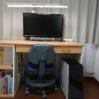 【西条市】机 (パソコン机 学習机) 椅子 照明器具 3点セット...