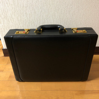 新品　アタッシュケース