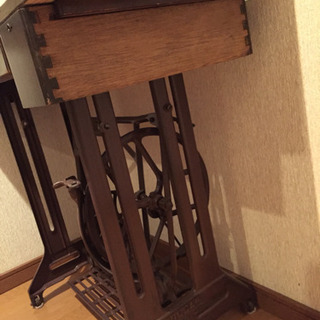 値下げします！足踏みミシン テーブル アンティーク ハンドメイド ミシン台
