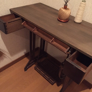 値下げします！足踏みミシン テーブル アンティーク ハンドメイド ミシン台
