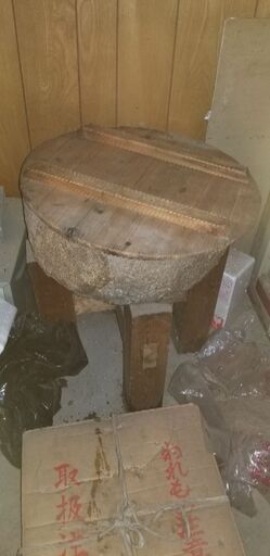 臼と杵、釜戸及び釜付き 臼と杵、釜戸及び釜付き