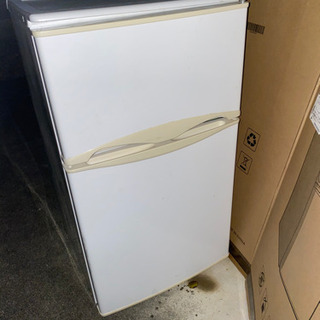 2013年製　82L冷蔵庫　