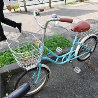 自転車　シティサイクル　水色