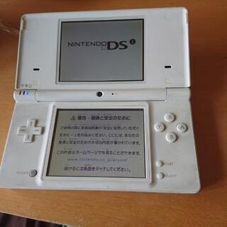 ニンテンドーDSi  ソフト2本付 2000円