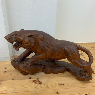 虎の置物　木彫り　横80cm