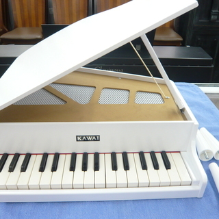 カワイ / KAWAI　日本製グランドピアノ　ホワイト　32鍵　...