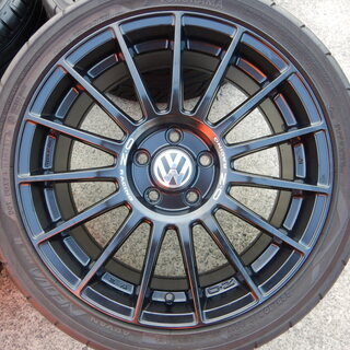 ＯＺスーパーツーリズモＬＭ　１８インチ　ＶＷ　ゴルフ、トゥーラン