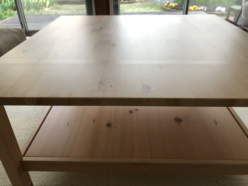 IKEAのHEMNESコーヒーテーブル