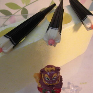 17.000円 沖縄三線専用 本珊瑚を冠した黒檀カラクイ(糸巻き)三本組