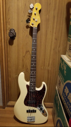 フェンダー　人気色　廃盤　ベース　エレキ　fender