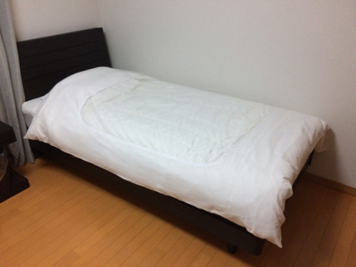 シングルベッド(フレームとマットレス)とお布団枕のセット