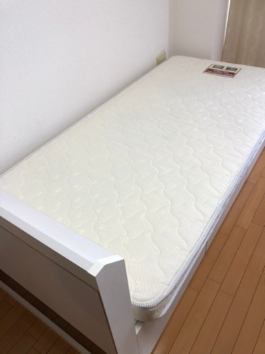 シングルベッド綺麗です。