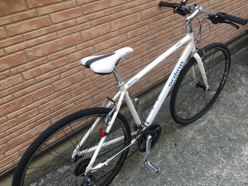 松本民芸家具のミズメザクラ無垢材を使用した#33A型 ライティング